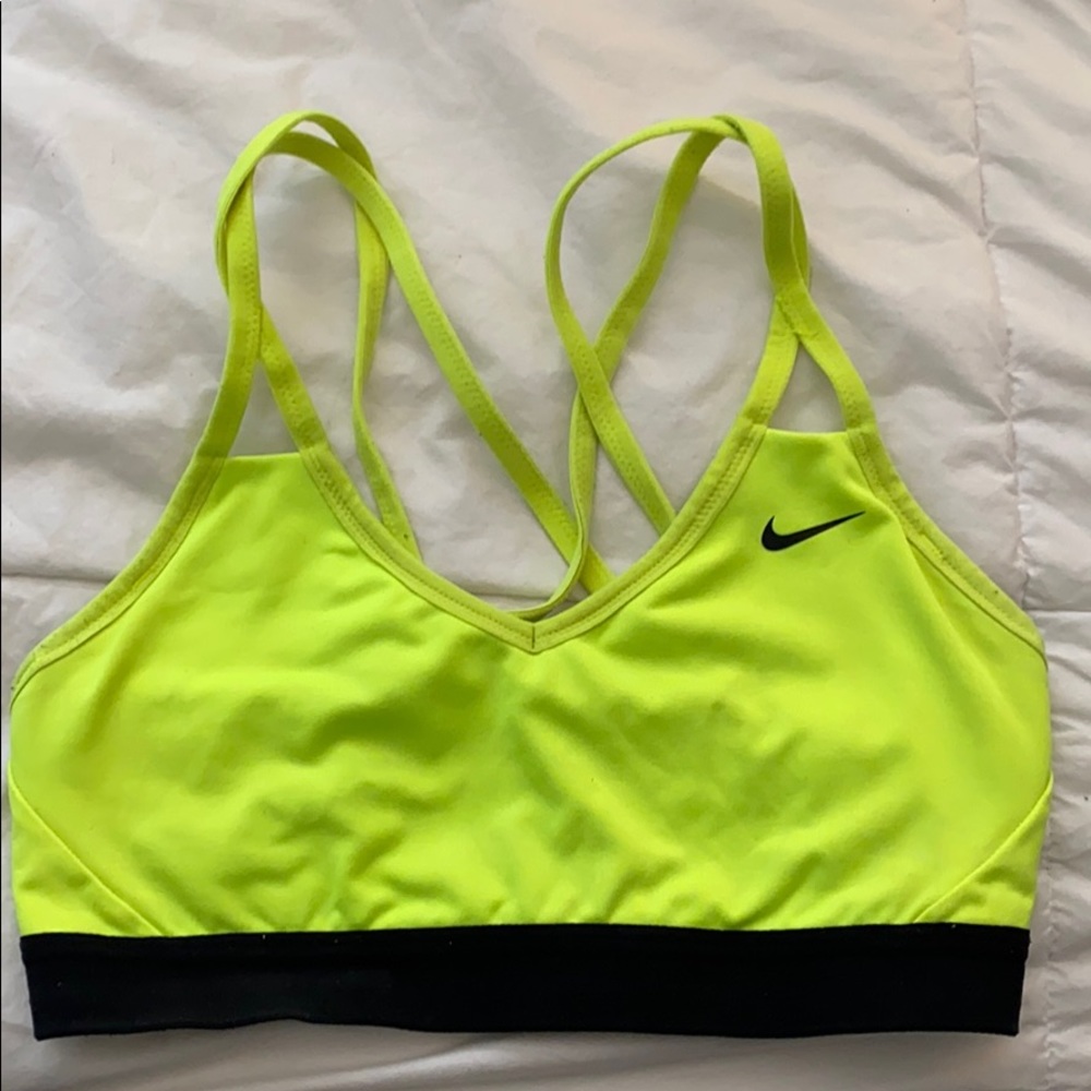 Nike sport bra size M